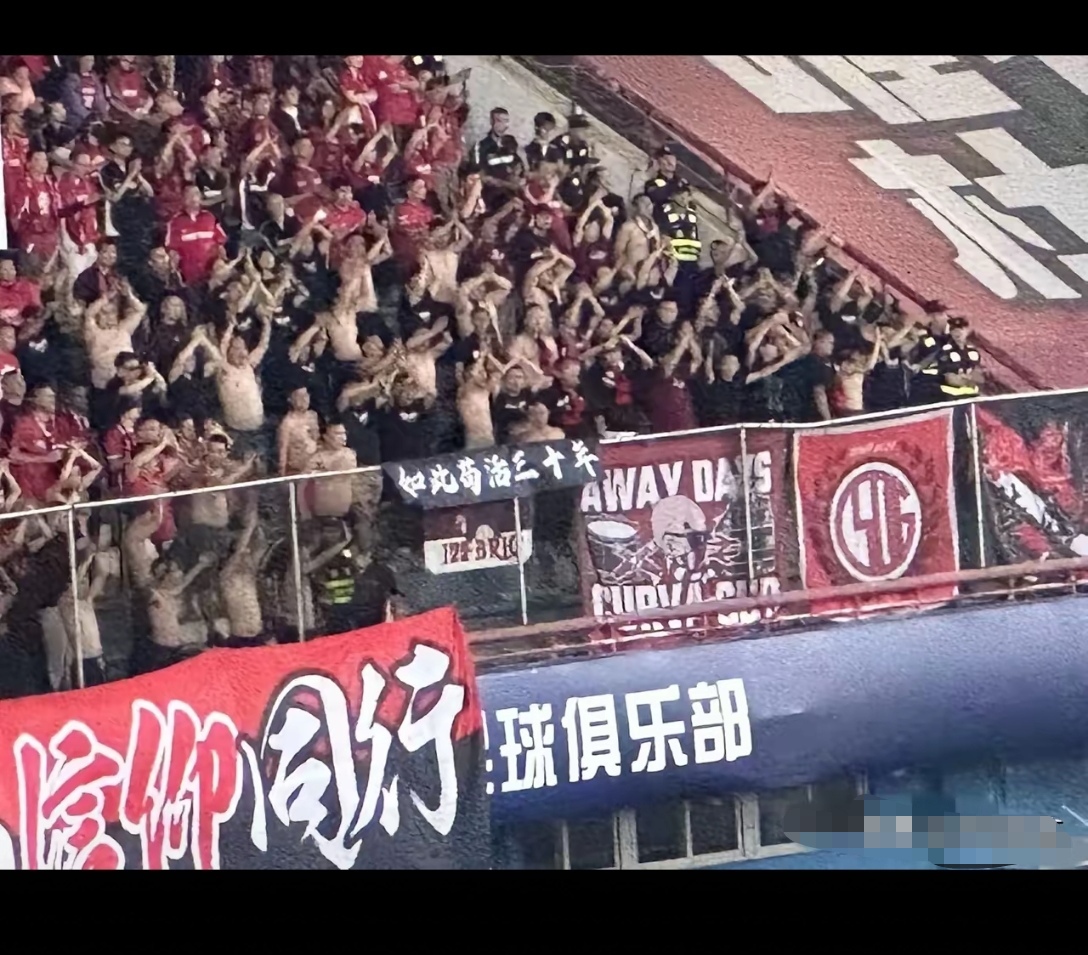 包含防线失守轻松被对手破门让球迷失望落泪的词条