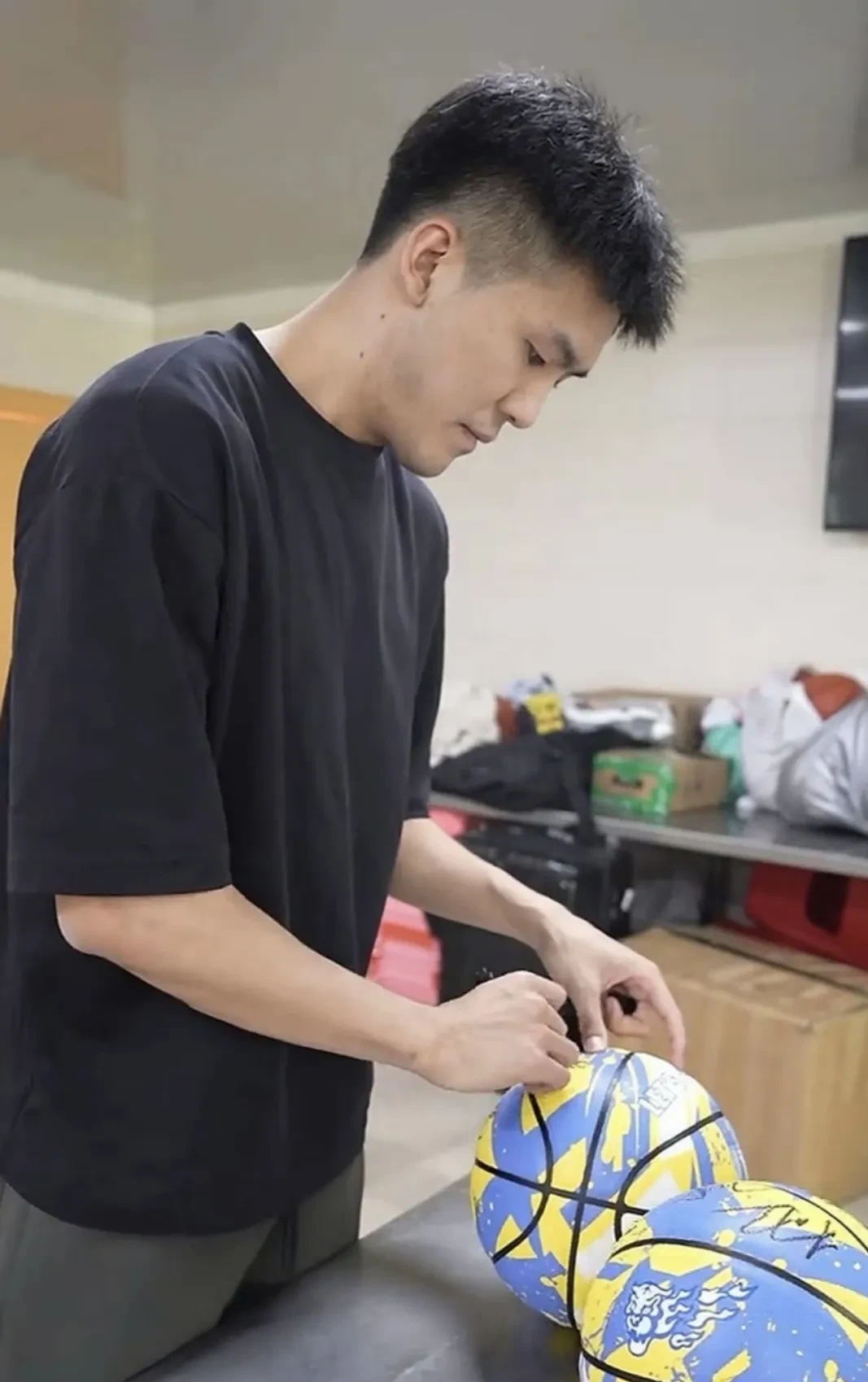 精心准备！球队在主场赢得了关键比赛