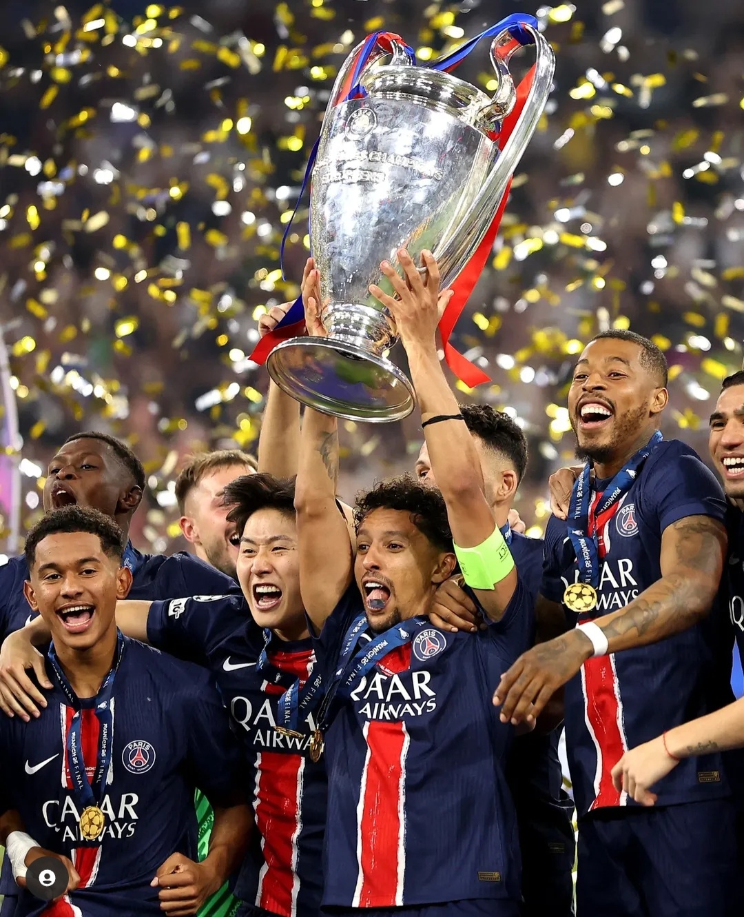 爱游戏官方登录入口-欧洲篮球联赛冠军产生，球队庆祝胜利