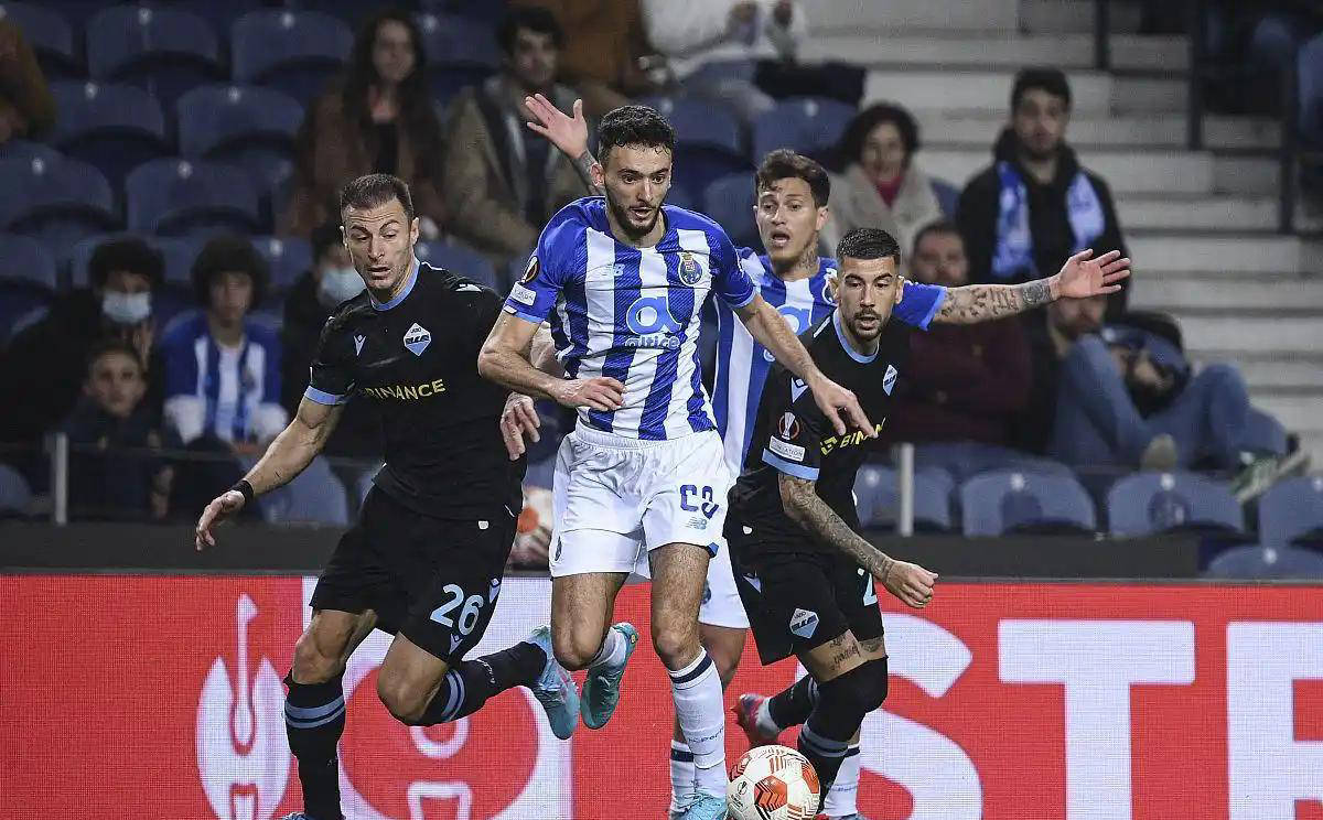 柏林赫塔队实力强劲，取得比赛胜利榜上有名