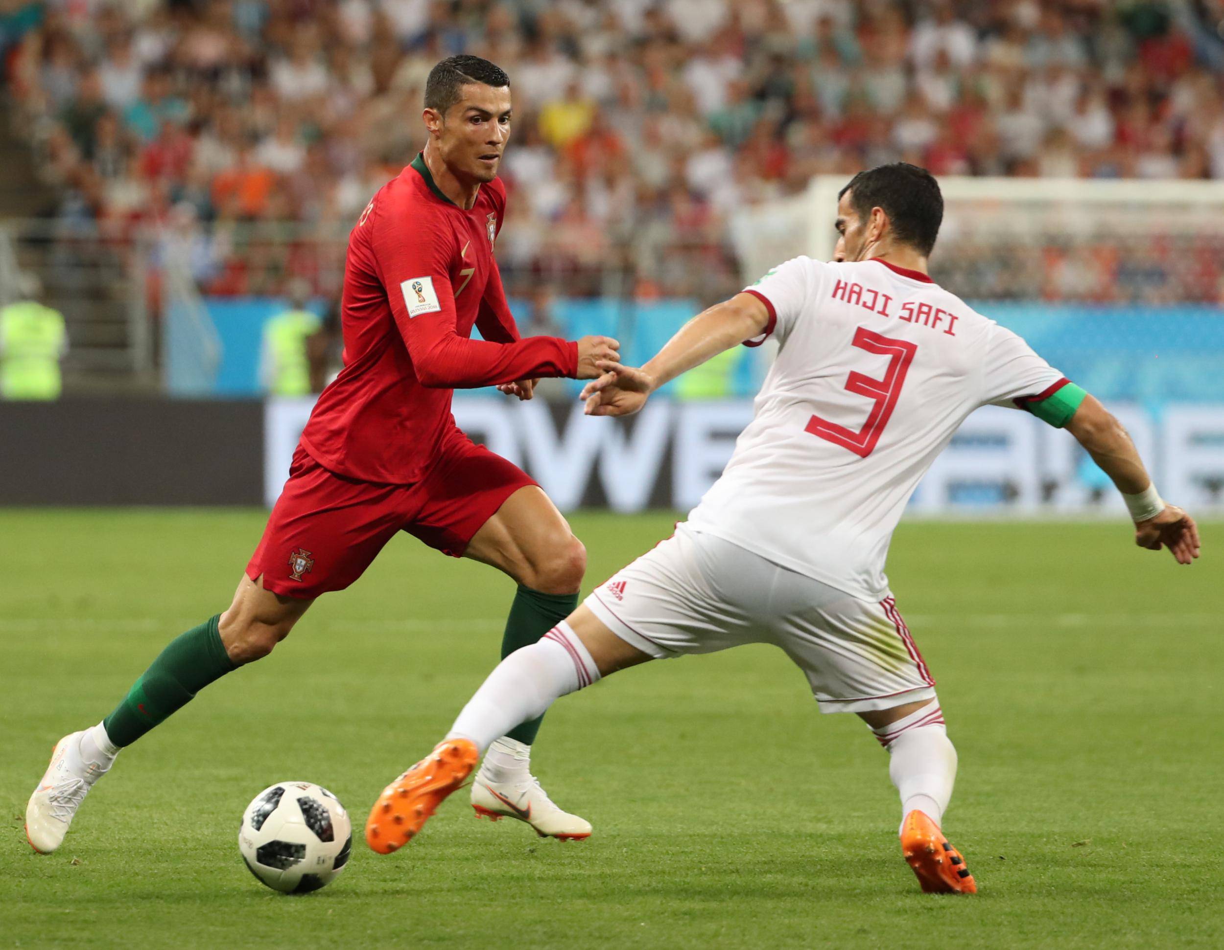 双方球队在欧洲国家杯比赛中展开了激烈对抗