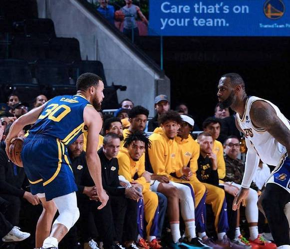 爱游戏官网-勇士击败湖人，保持不败纪录