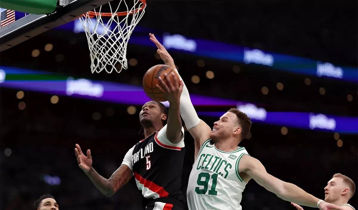 爱游戏网页版入口-开拓者战胜凯尔特人，利拉德砍下40分稳住比赛节奏