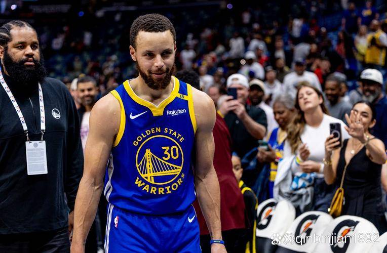 关于勇士挑战太阳，库里状态回暖的信息