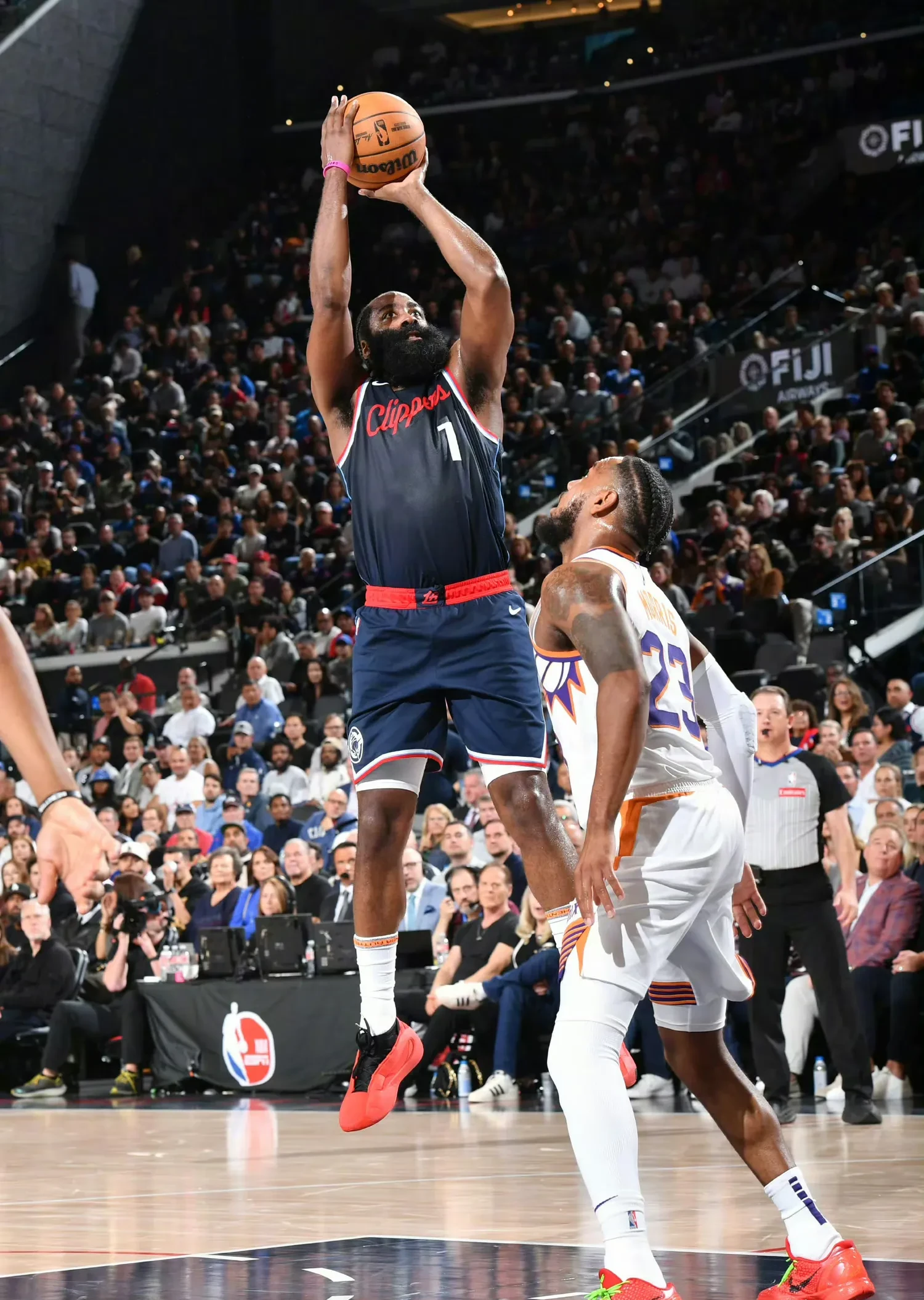 火箭惨败马刺，哈登失准投篮