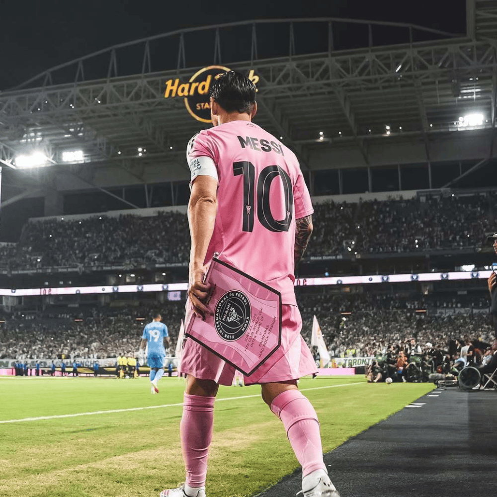 梅西率队对决巴黎，争夺欧冠头衔