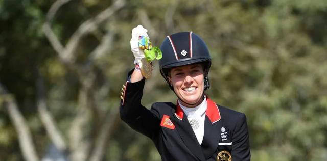 英国选手在射击比赛中获得金牌，令人惊艳